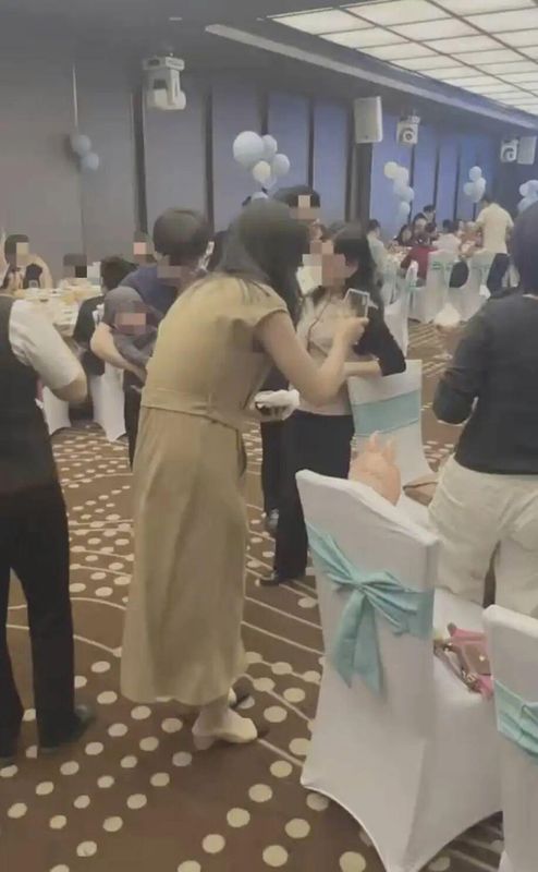  深圳富家子弟为情人与孩子落户，雇人假结婚酿重婚风波。 新闻