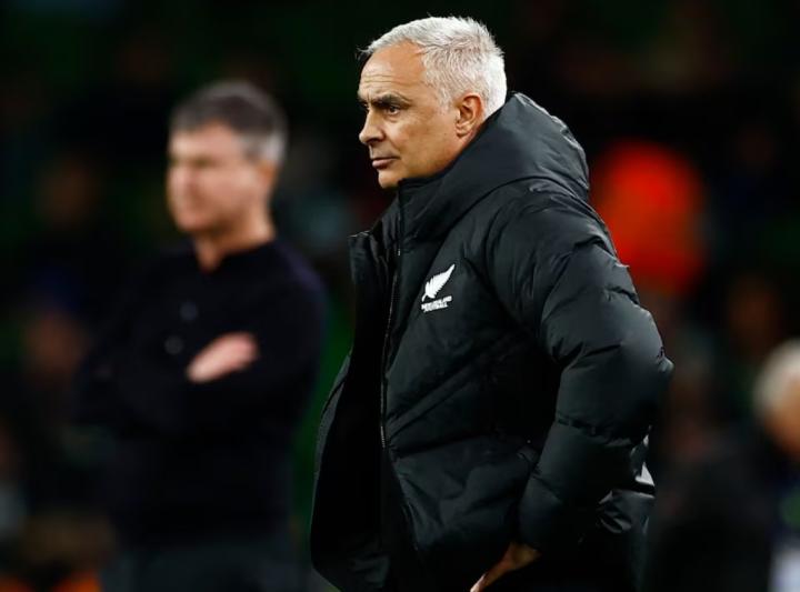 新西兰足球备战世界杯首场;主帅坚持对阵伊朗计划,未变赛程。 体育新闻