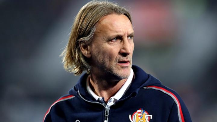  意甲惊变突生；克雷莫内塞主帅尼科拉离任，十五轮不胜成压垮骆驼最后一根稻草。 体育新闻