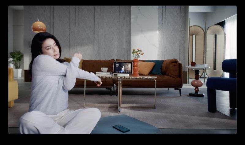  AI硬件竞争升级，中国移动灵犀屏悄然破局；家庭中枢新形态，差异化路径引关注。 IT技术