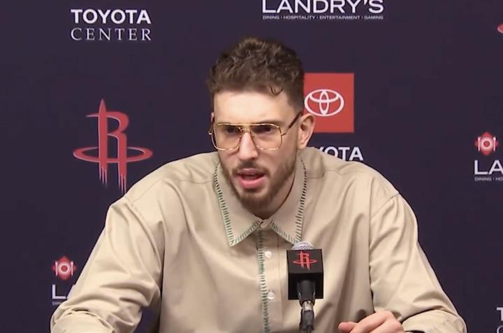  申京赛后直言，球队进攻渐入佳境；这种默契需保持到季后赛。 体育新闻