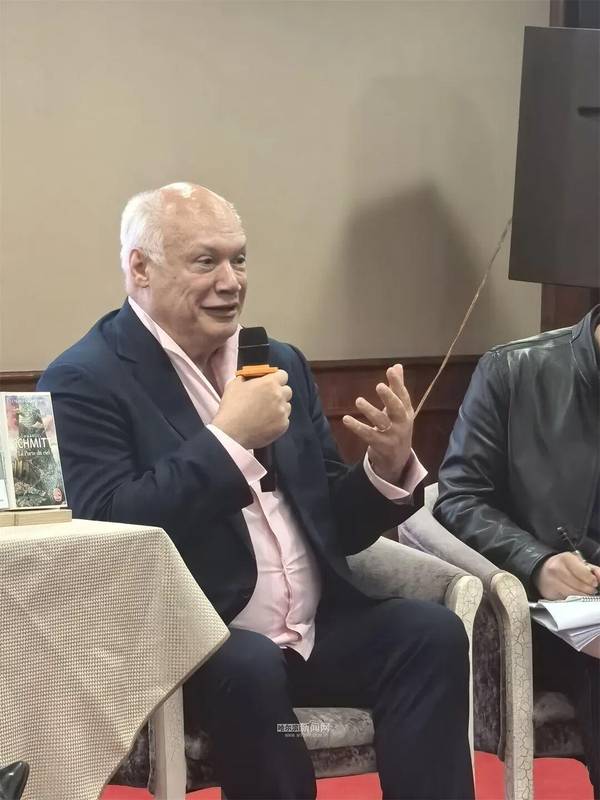  长篇史诗创作：从灵感火花到恢弘巨著的进化路径 教育招生