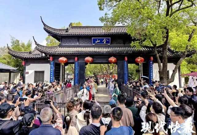  爆发式增长的逻辑：从赏花到科技，文旅消费的进阶密码 IT技术