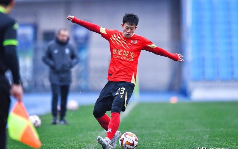 数据复盘:郑智传承仪式后的职业轨迹——从中超首位00后队长到中冠联赛的沉浮启示录 体育新闻 数据复盘:郑智传承仪式后的职业轨迹——从中超首位00后队长到中冠联赛的沉浮启示录 体育新闻