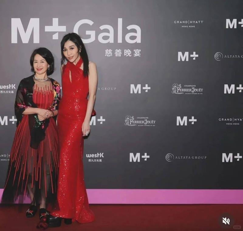 别让年龄偷走你的美:63岁何超琼用五套造型证明——真正的魅力从不怕时光 情感心理